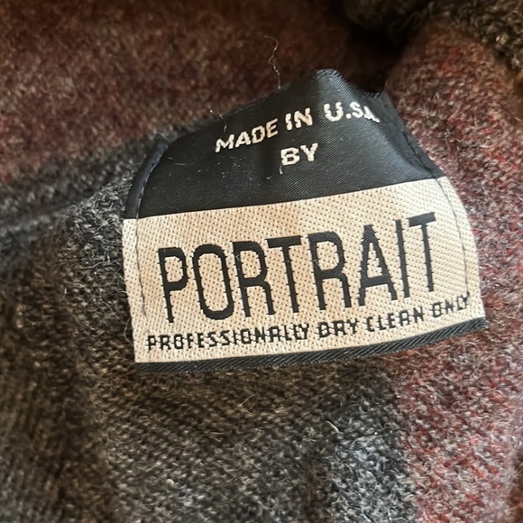 Vintage Wool Poncho/Cape with Pockets and Buttons top to bottom/ O/S - Picture 3 of 12